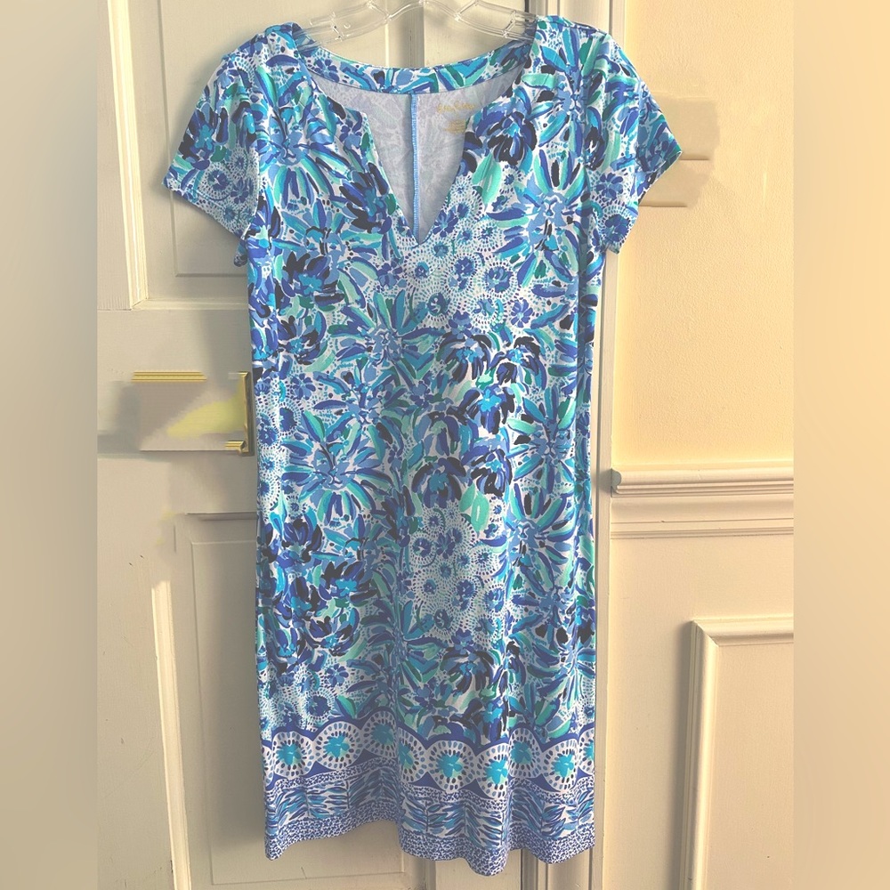 Floral Lilly t shirt V neck cotton knit dress. Size Small. Slim fit